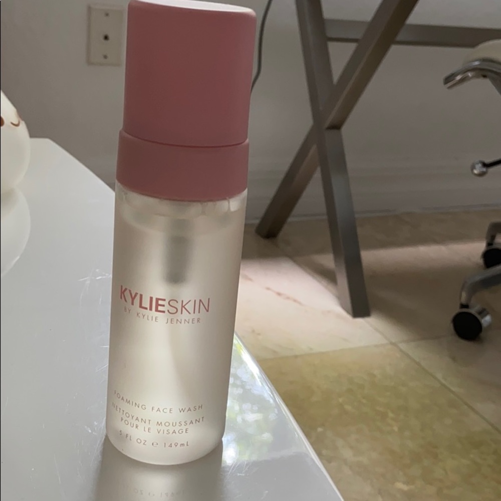 Kylie Jenner skin face wash